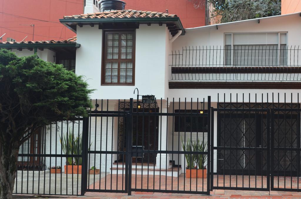 Casa Prada Bed & Breakfast Bogota Exterior photo
